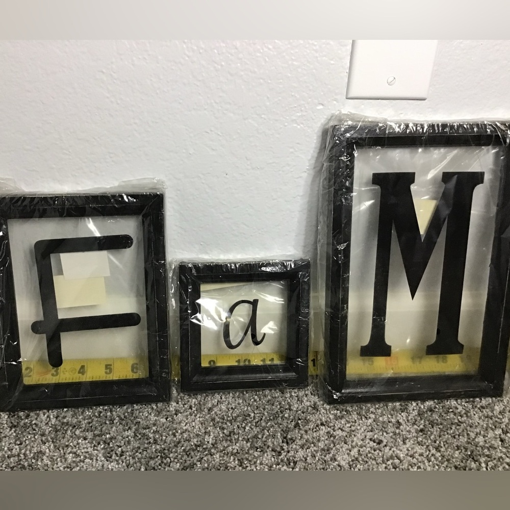 NWOT Black Framed “Family”Wall Art Set